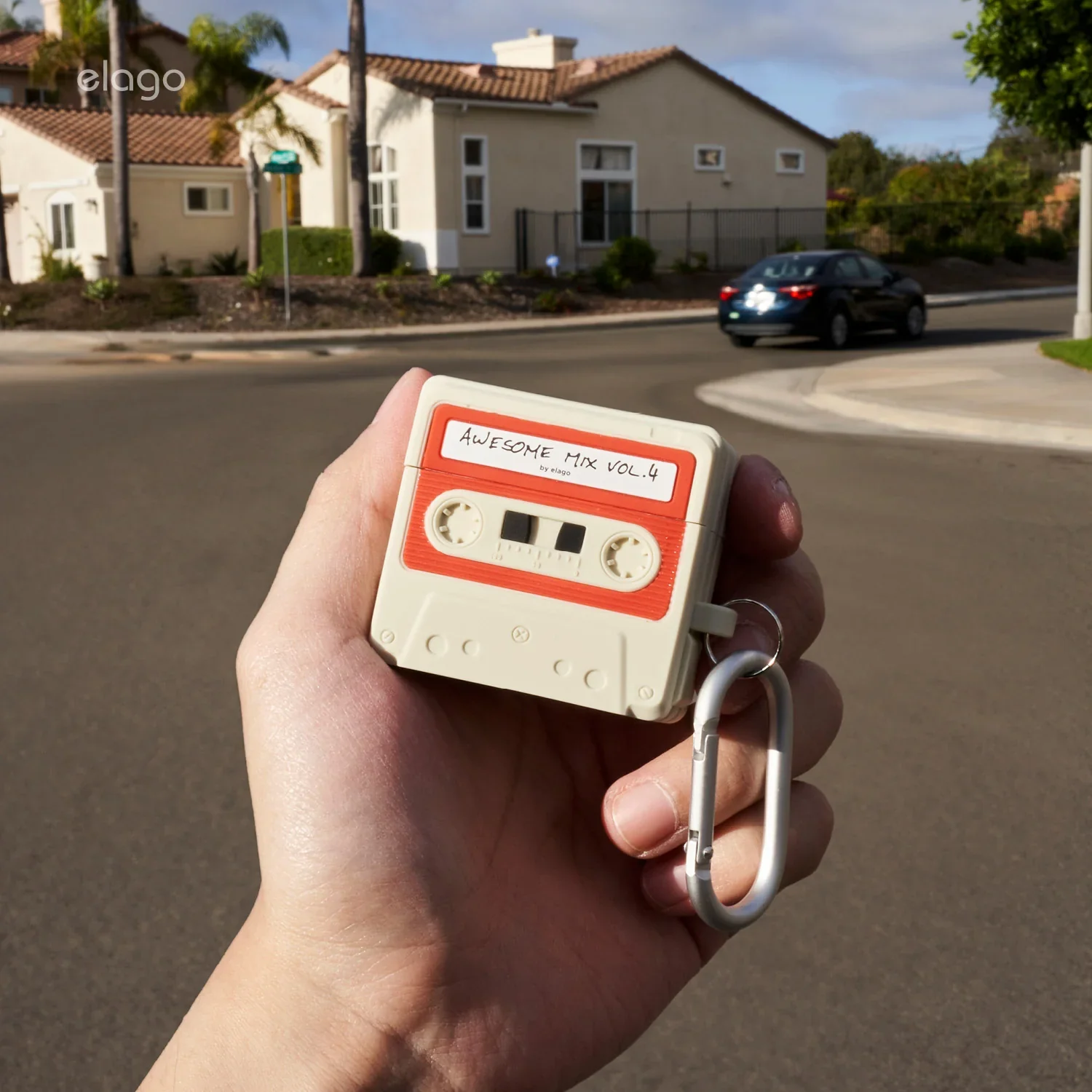 Elago Cassette Tape Hang Case voor AirPods 4 - Beige - Image 5